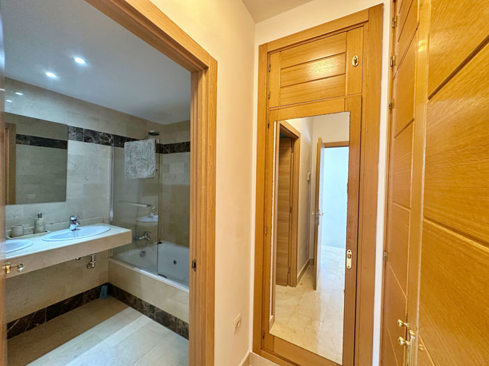 Image No.26-3 Bed House for sale