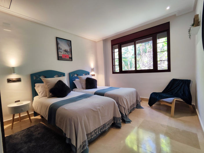 Image No.10-2 Bed Property for sale