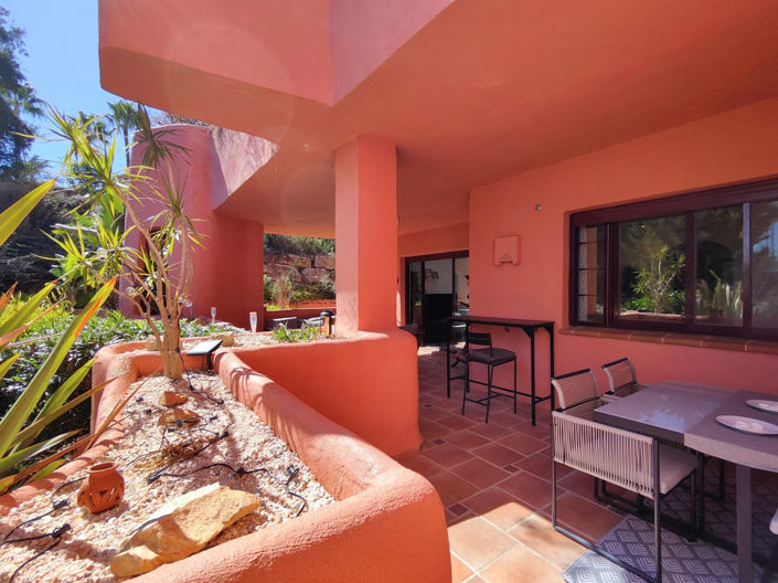 Image No.12-2 Bed Property for sale