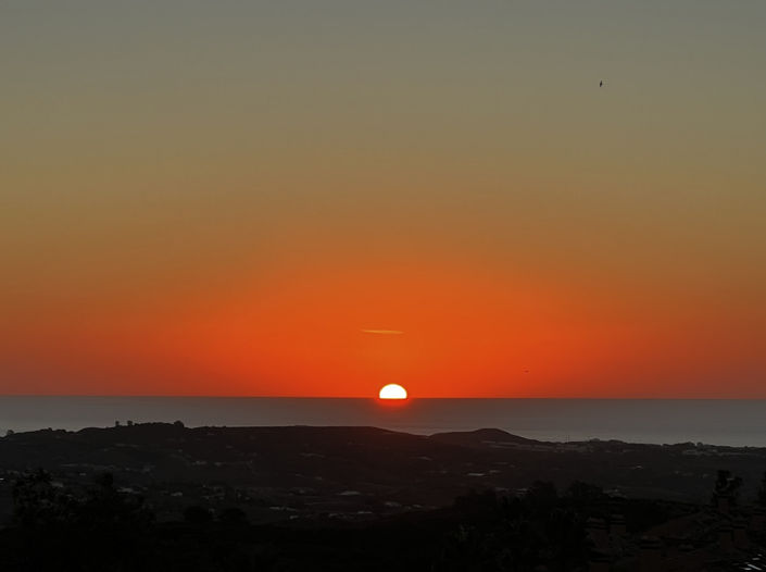 Image No.13-2 Bed Property for sale