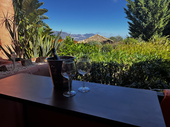 Image No.15-2 Bed Property for sale