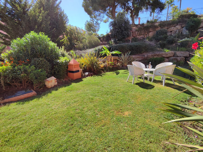 Image No.17-2 Bed Property for sale