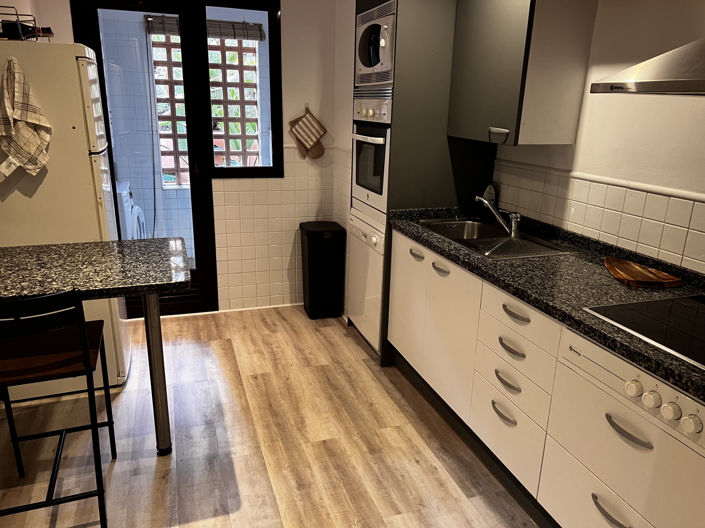 Image No.3-2 Bed Property for sale