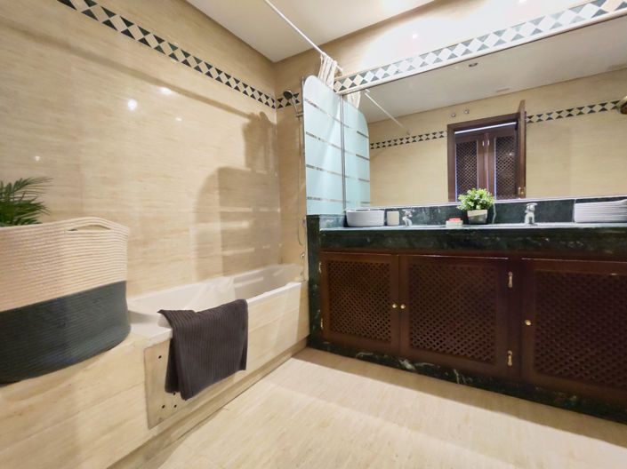 Image No.9-2 Bed Property for sale