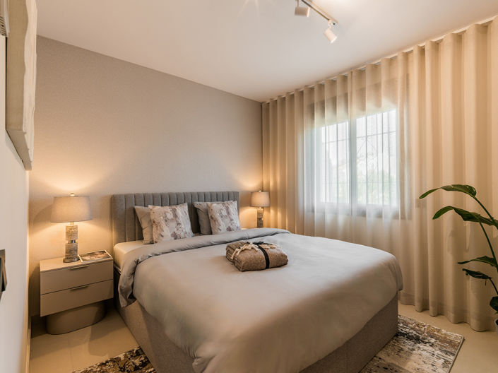 Image No.12-4 Bed Townhouse for sale