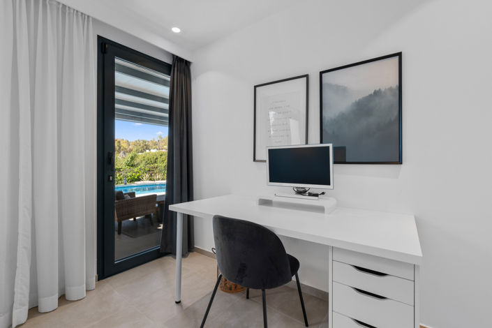 Image No.29-4 Bed Villa for sale