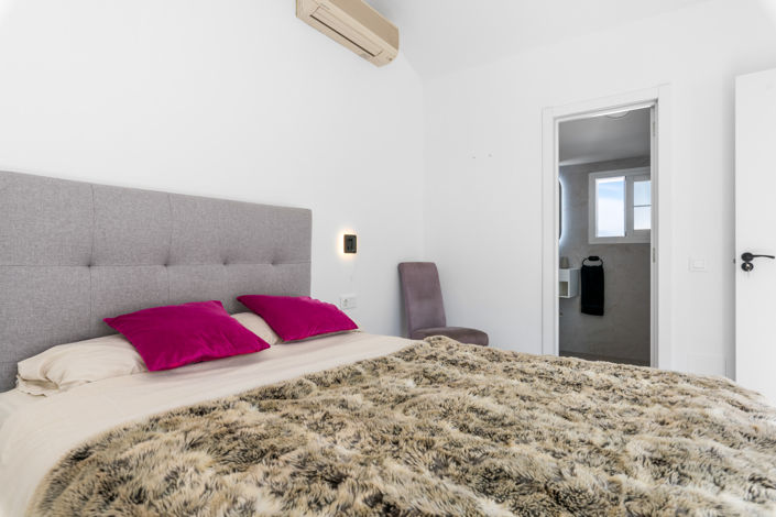 Image No.38-4 Bed House for sale