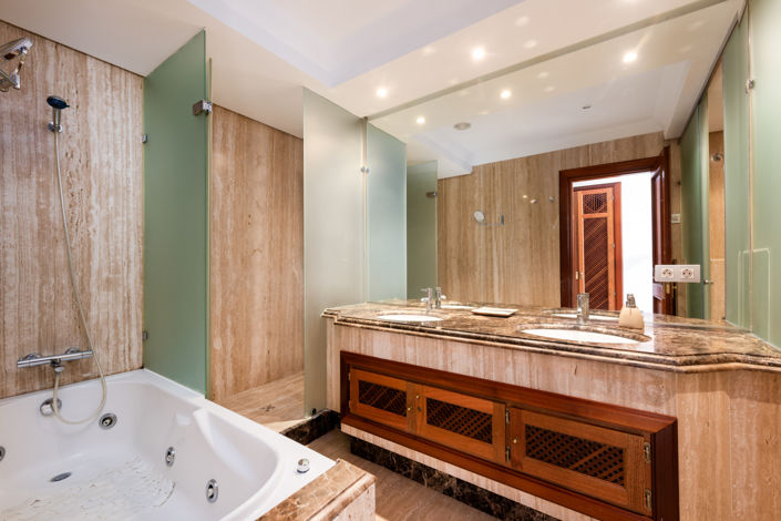 Image No.12-3 Bed Apartment for sale