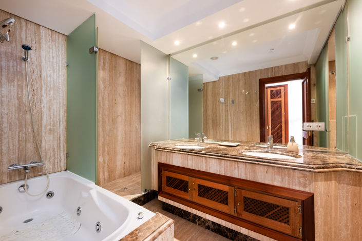 Image No.12-3 Bed Apartment for sale