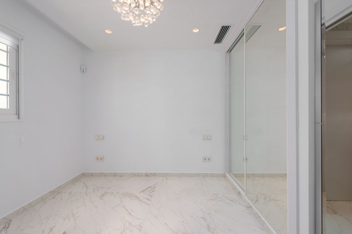 Image No.11-3 Bed Townhouse for sale