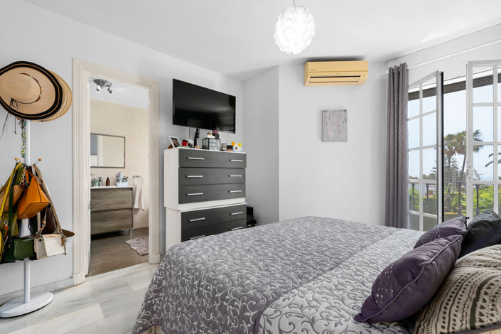 Image No.20-3 Bed Townhouse for sale