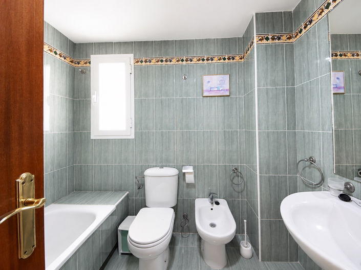 Image No.9-3 Bed Apartment for sale