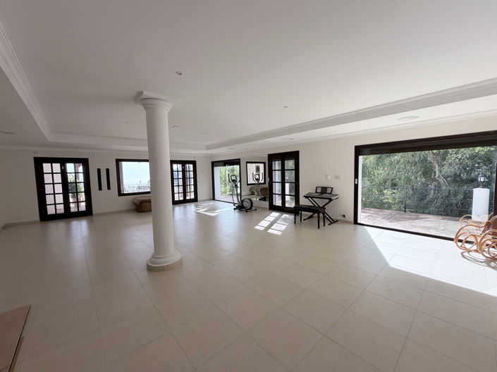 Image No.12-9 Bed Villa for sale