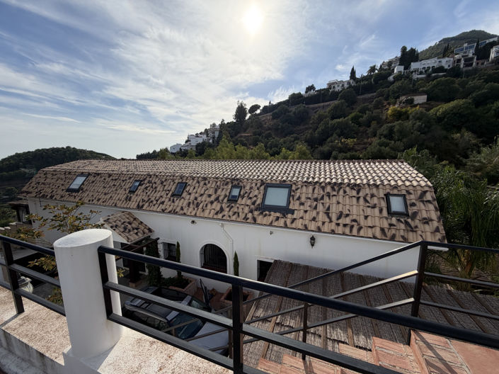 Image No.2-9 Bed Villa for sale