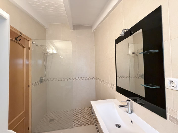 Image No.21-9 Bed Villa for sale