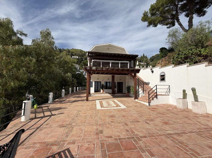 Image No.23-9 Bed Villa for sale