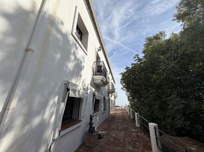 Image No.35-9 Bed Villa for sale