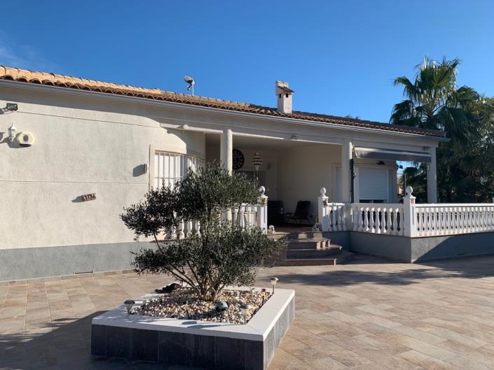 Image No.16-4 Bed Country House for sale