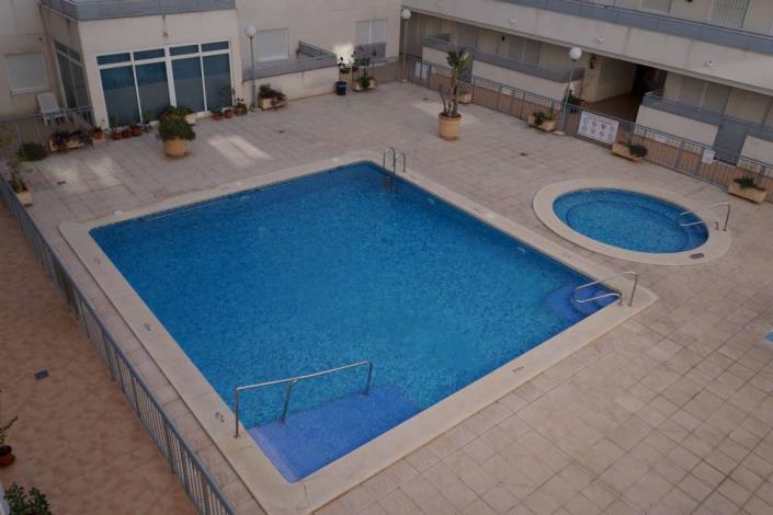 Image No.2-Appartement de 2 chambres à vendre à Almoradí