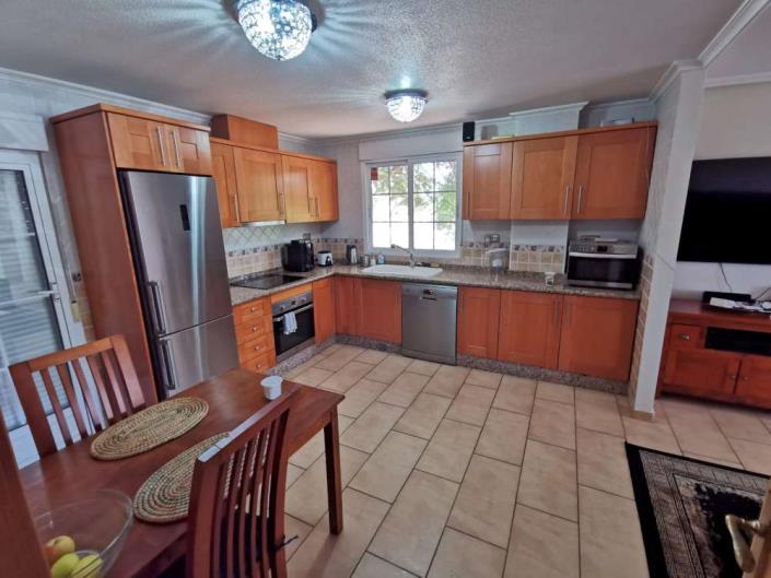 Image No.13-4 Bed Townhouse for sale