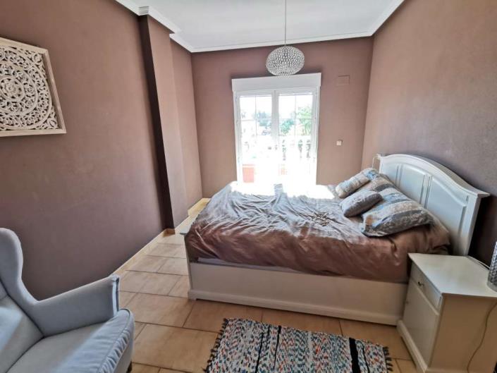 Image No.20-4 Bed Townhouse for sale