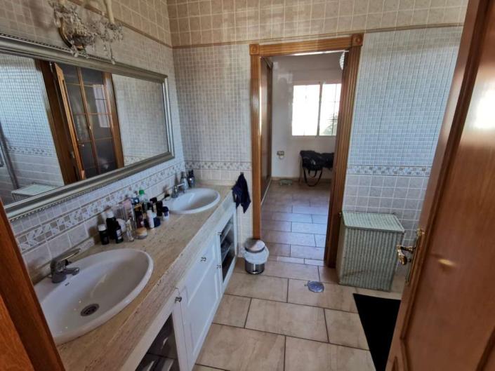 Image No.19-4 Bed Townhouse for sale