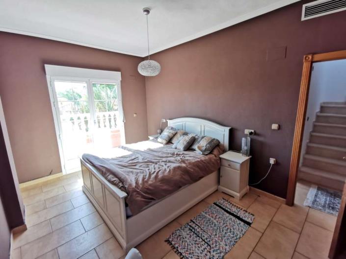 Image No.21-4 Bed Townhouse for sale