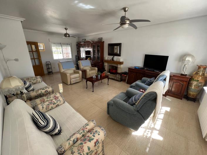 Image No.17-3 Bed Country Property for sale