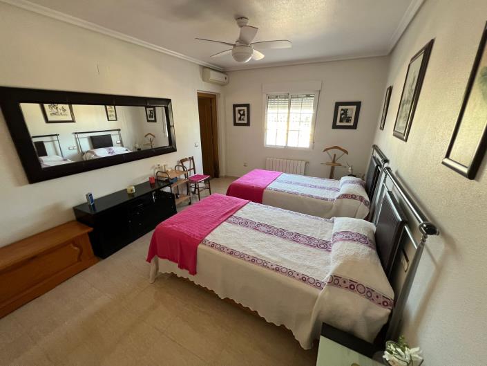 Image No.27-3 Bed Country Property for sale