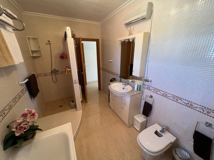 Image No.24-3 Bed Country Property for sale