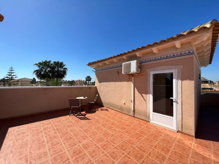 Image No.30-3 Bed Country Property for sale