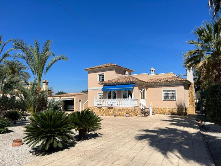 Image No.38-3 Bed Country Property for sale