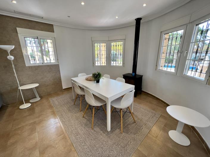 Image No.5-4 Bed Country House for sale