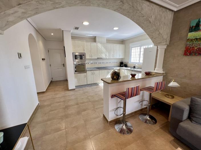 Image No.11-4 Bed Country House for sale