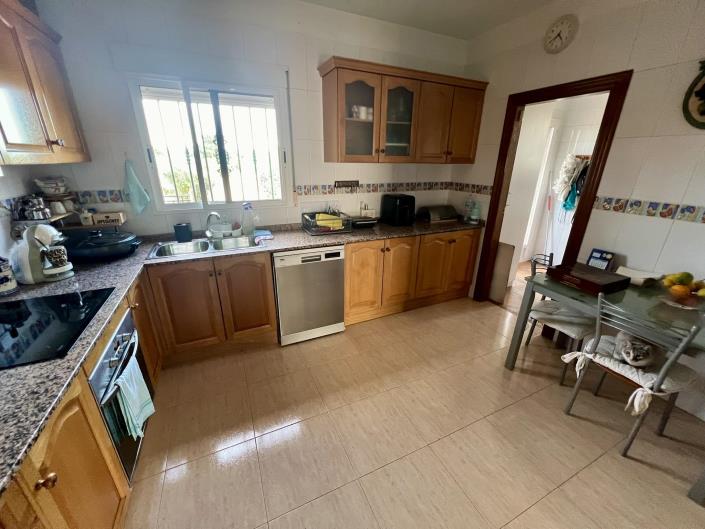 Image No.11-3 Bed Country Property for sale