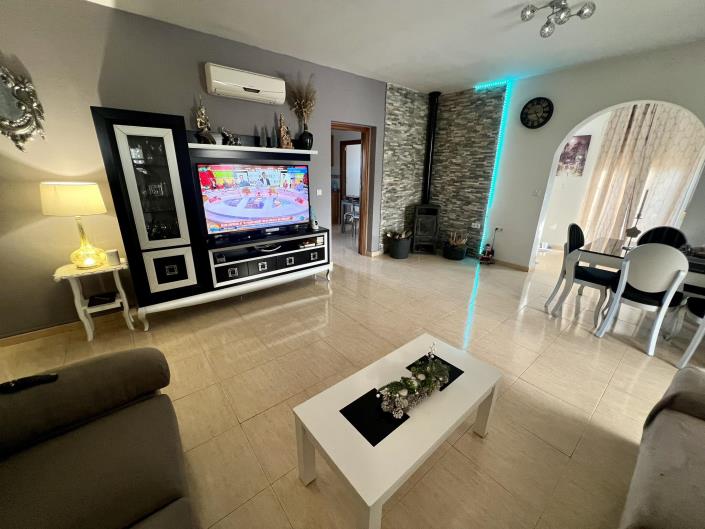 Image No.12-3 Bed Country Property for sale