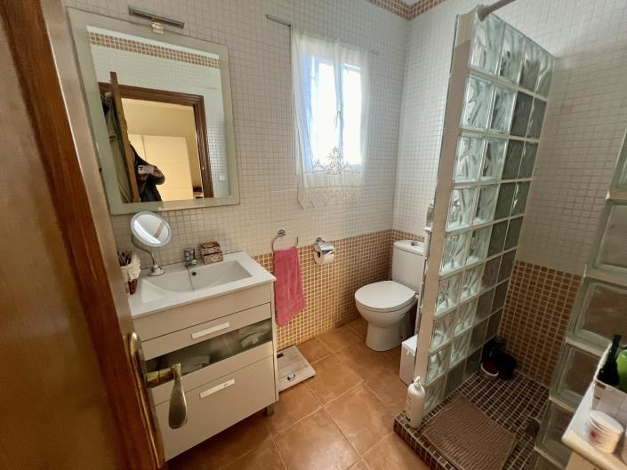 Image No.17-3 Bed Country Property for sale