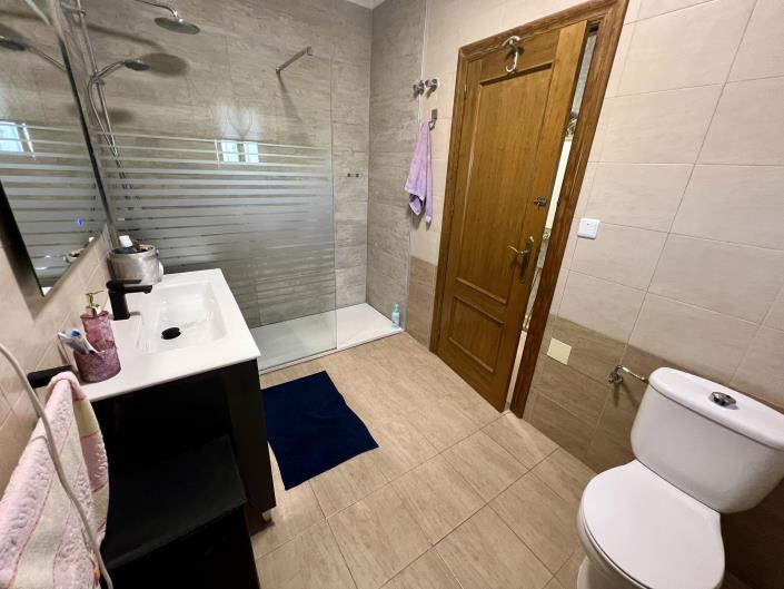 Image No.27-3 Bed Country Property for sale