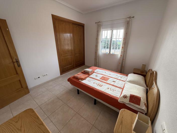 Image No.15-3 Bed Country House for sale