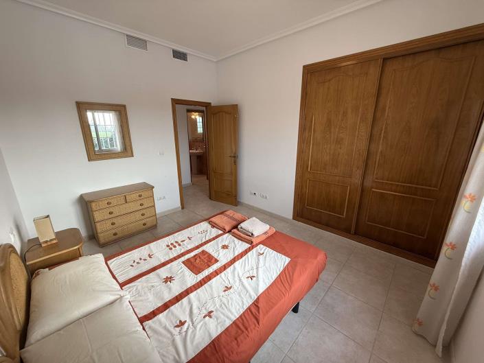 Image No.16-3 Bed Country House for sale