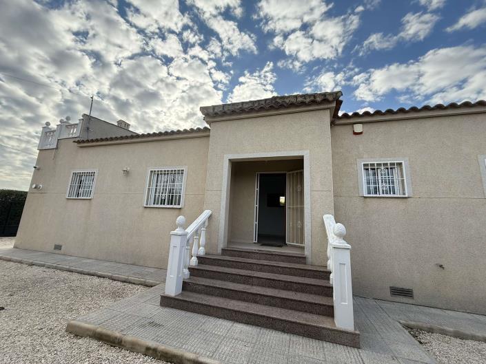 Image No.27-3 Bed Country House for sale