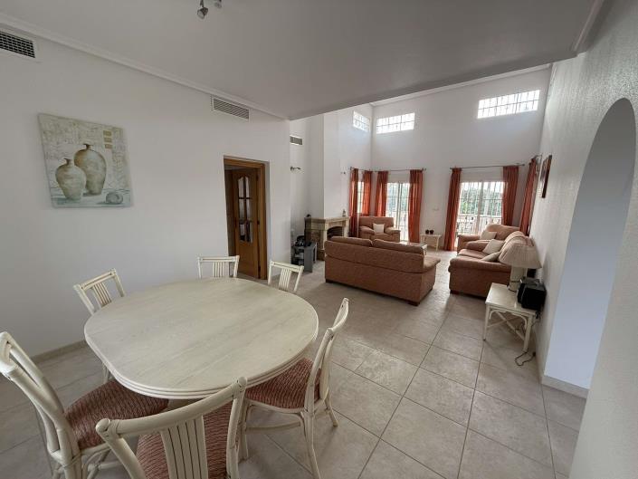 Image No.8-3 Bed Country House for sale