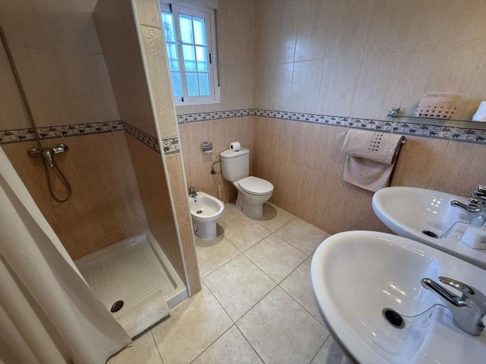 Image No.25-3 Bed Country House for sale