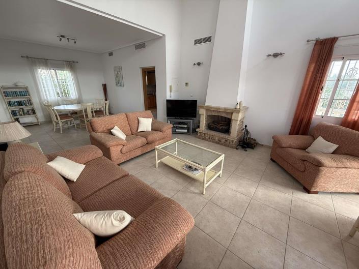 Image No.7-3 Bed Country House for sale