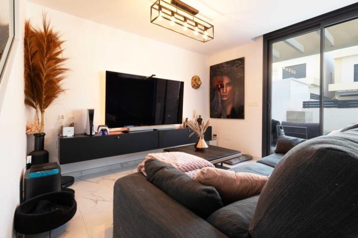 Image No.6-3 Bed Villa for sale