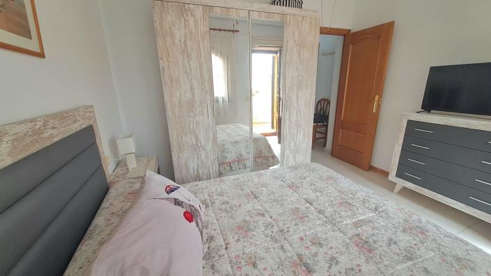 Image No.14-3 Bed Semi-Detached for sale