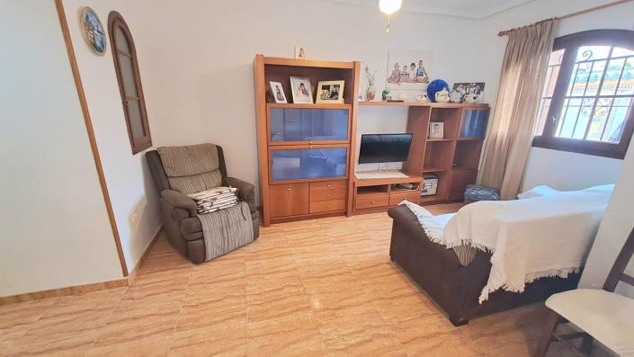 Image No.19-3 Bed Semi-Detached for sale