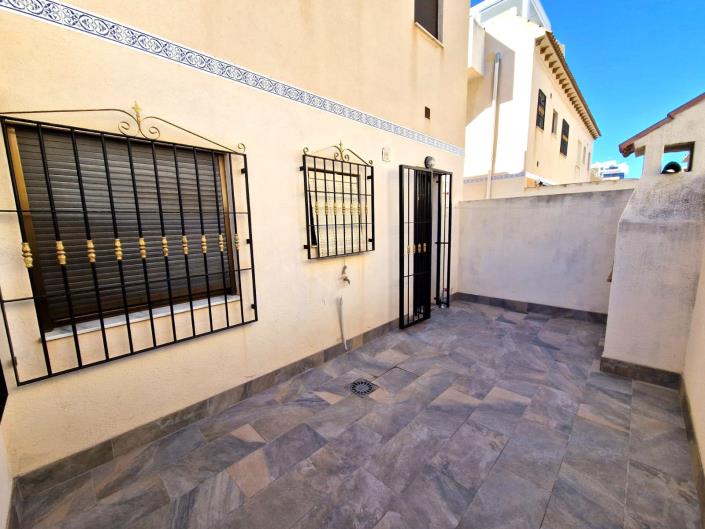 Image No.16-2 Bed Apartment for sale