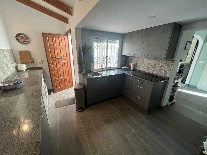 Image No.7-3 Bed Village House for sale