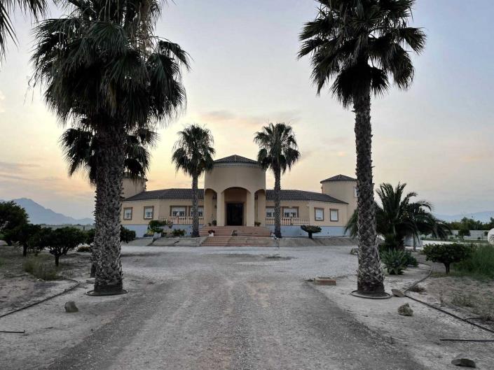 Image No.25-6 Bed Country Property for sale